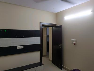 Bedroom Image of 650 Sq.ft 2 BHK Apartment / Flat for rent in Pitampura New Delhi for Rs. 30500