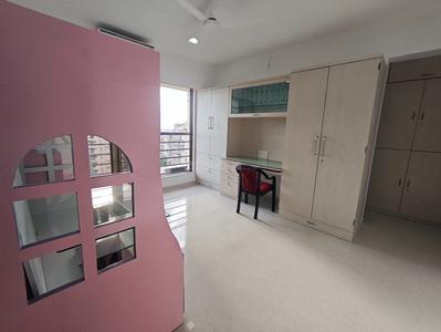 Bedroom Image of 2000 Sq.ft 4 BHK Apartment / Flat for rent in Vile Parle East Mumbai for Rs. 225000