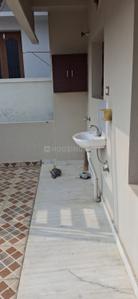 Bathroom Image of 550 Sq.ft 1 BHK Independent House for rent in Sarada Colony Guntur for Rs. 7200