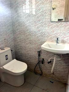 Bathroom Image of 2000 Sq.ft 3 BHK Apartment / Flat for rent in Nanthancodu Thiruvananthapuram for Rs. 30000