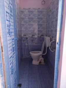 Bathroom Image of 650 Sq.ft 1 BHK Apartment / Flat for rent in Tharamani Chennai for Rs. 14000