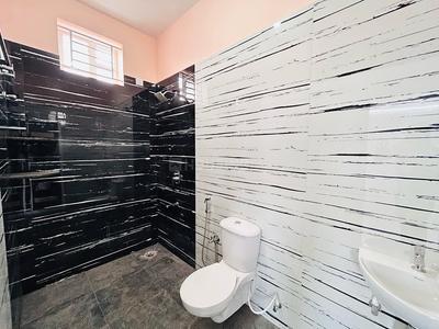 Bathroom Image of 900 Sq.ft 3 BHK Independent House for sale in Guduvancheri Chennai for Rs. 8500000