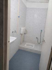 Bathroom Image of 600 Sq.ft 2 BHK Apartment / Flat for sale in Trilanga Bhopal for Rs. 2200000