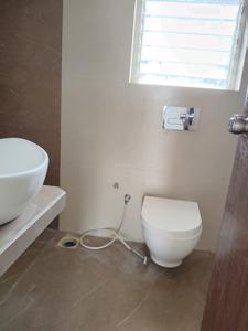 Common Bathroom Image of 650 Sq.ft 1 BHK Apartment / Flat for sale in Kharghar Navi Mumbai for Rs. 7500000