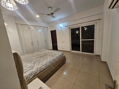 Bedroom Image of 1995 Sq.ft 3.5 BHK Apartment / Flat for sale in Gulshan Ikebana, Sector 143 Noida for Rs. 32000000