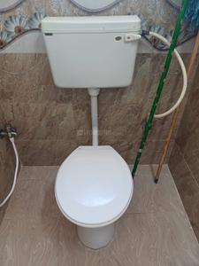 Bathroom Image of 960 Sq.ft 2 BHK Apartment / Flat for sale in Kolapakkam Chennai for Rs. 6000000