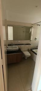Bathroom Image of 1600 Sq.ft 3 BHK Apartment / Flat for sale in DLF The Primus, Sector 82A Gurgaon for Rs. 28500000
