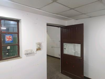 Bedroom Image of 1500 Sq.ft 3 BHK Builder Floor for sale in Janakpuri New Delhi for Rs. 35000000