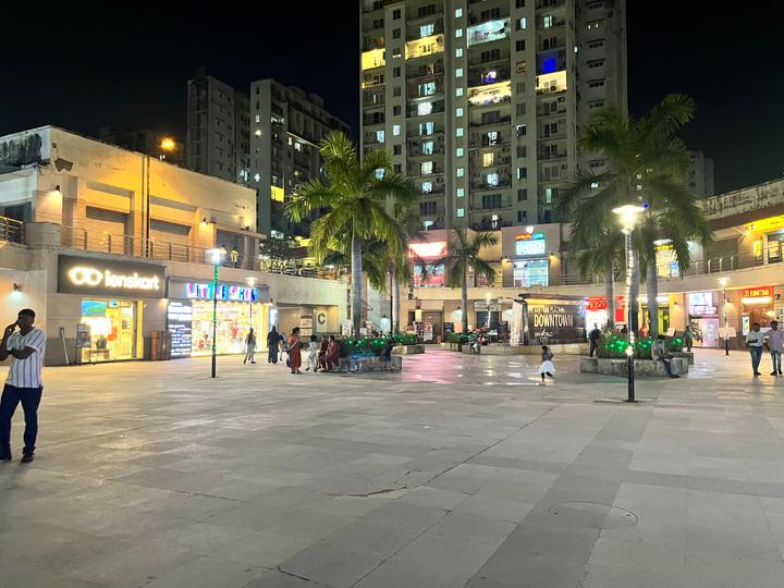 Newtown Downtown mall Main Image 1