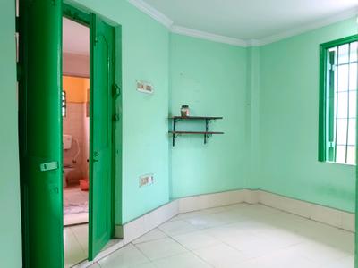Bedroom Image of 500 Sq.ft 2 RK Builder Floor for rent in Tollygunge Kolkata for Rs. 7500
