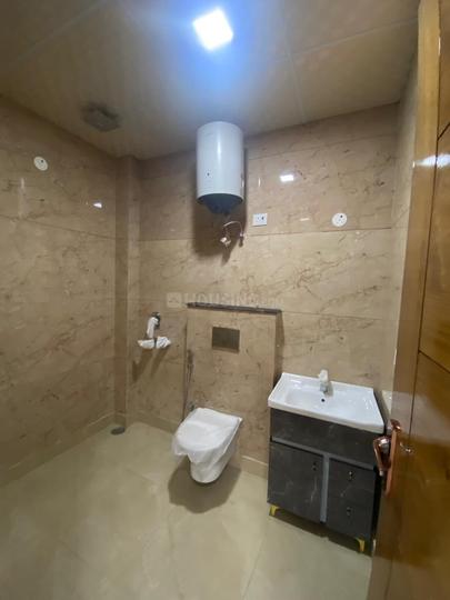 Duhai Bathroom 1