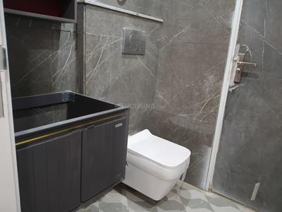Image of 6300 Sq.ft 4 BHK Apartment / Flat for sale in Mayur Vihar Phase 1, New Delhi for Rs. 16500000