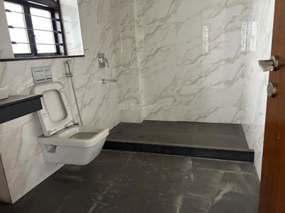 Bathroom Image of 2650 Sq.ft 3 BHK Apartment / Flat for sale in Raghu Estates, Alipore Kolkata for Rs. 45000000