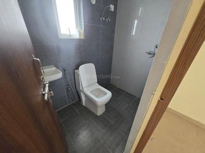 Bathroom Image of 900 Sq.ft 2 BHK Apartment / Flat for sale in GLS Arawali Homes, Sector 4 Sohna for Rs. 4000000