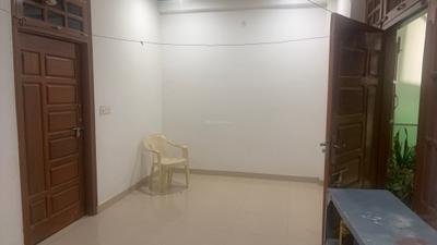 Living Room Image of 1000 Sq.ft 2 BHK Builder Floor for rent in Gomti Nagar Lucknow for Rs. 10000