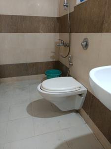 Common Bathroom Image of 850 Sq.ft 2 BHK Apartment / Flat for rent in Amanora Trendy Homes, Hadapsar Pune for Rs. 32000