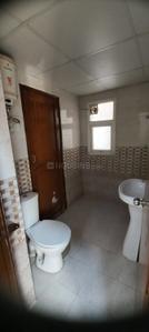 Bathroom Image of 1500 Sq.ft 3 BHK Apartment / Flat for rent in Shri Radha Aqua Garden, Noida Extension Greater Noida for Rs. 25000