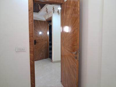 Bedroom Image of 1500 Sq.ft 3.5 BHK Apartment / Flat for sale in Investwell Hometech Homes, Sector 102 Noida for Rs. 7500000