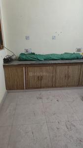 Bedroom Image of 1250 Sq.ft 2 BHK Builder Floor for rent in Bangla Bazar Lucknow for Rs. 15000