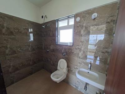Bathroom Image of 1536 Sq.ft 3.5 BHK Apartment / Flat for sale in VTP Beaumonde Building T2, Manjari Khurd Pune for Rs. 15000000