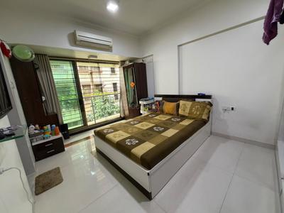 Bedroom Image of 1200 Sq.ft 3 BHK Apartment / Flat for sale in Santacruz West Mumbai for Rs. 55000000
