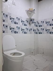 Bedroom One Image of 1450 Sq.ft 2 BHK Apartment / Flat for rent in Sector 49 Noida for Rs. 22000