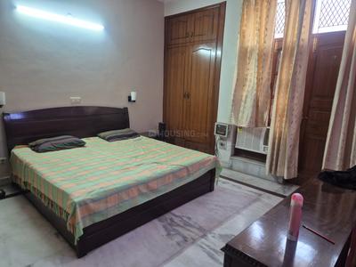 Bedroom Image of 2700 Sq.ft 3 BHK Builder Floor for rent in Sector 41 Noida for Rs. 38000