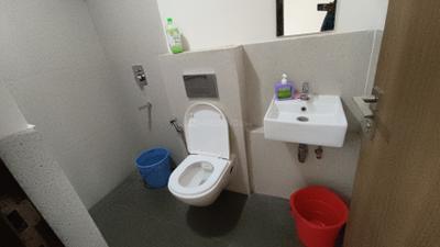 Bathroom Image of 400 Sq.ft 1 BHK Apartment / Flat for rent in Piramal Vaikunth Cluster 3 T1, Thane West Thane for Rs. 24000