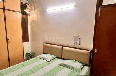 Bedroom Image of 750 Sq.ft 2 BHK Builder Floor for rent in Sri Niwaspuri New Delhi for Rs. 35000