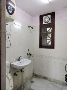 Common Bathroom Image of 2000 Sq.ft 3 BHK Apartment / Flat for sale in CGHS Palm Court Apartment, Sector 19 Dwarka New Delhi for Rs. 29500000
