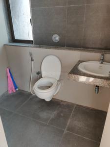 Bathroom Image of 1988 Sq.ft 3 BHK Apartment / Flat for sale in Binori Pristine, Jodhpur Ahmedabad for Rs. 17500000