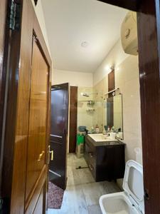 Bathroom Image of 3600 Sq.ft 8 BHK Independent House for sale in Kaushambi Ghaziabad for Rs. 65000000
