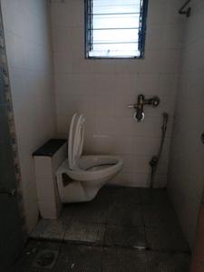 Common Bathroom Image of 1000 Sq.ft 2 BHK Apartment / Flat for rent in Magarpatta Iris, Magarpatta City Pune for Rs. 38500