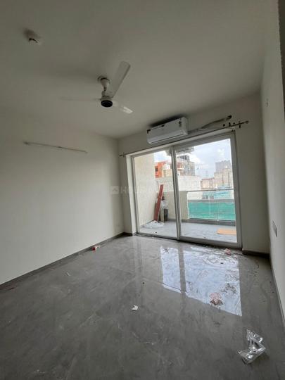 Tulip White Main Image 1