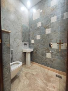 Image of 1260 Sq.ft 3 BHK Builder Floor for rent in Pitampura, New Delhi for Rs. 65000