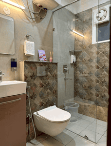Image of 550 Sq.ft 1 RK Builder Floor for rent in Rajouri Garden, New Delhi for Rs. 19000