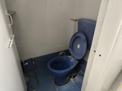 Bathroom Image of 600 Sq.ft 1 BHK Apartment / Flat for rent in Dhanlaxmi Park, Kothrud Pune for Rs. 21000