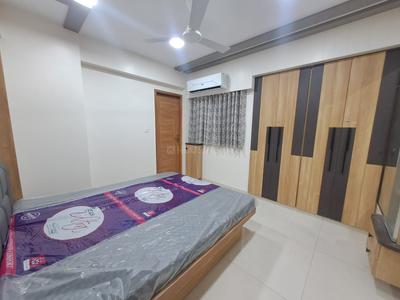 Bedroom Image of 1620 Sq.ft 3 BHK Apartment / Flat for rent in Vaishno Devi Circle Ahmedabad for Rs. 35000