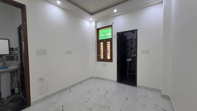 Bedroom Image of 540 Sq.ft 2 BHK Builder Floor for rent in Dwarka Mor New Delhi for Rs. 14500