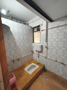 Bathroom Image of 700 Sq.ft 2 BHK Apartment / Flat for rent in Kanakia Sanskruti, Borivali East Mumbai for Rs. 52000