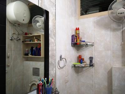 Image of 450 Sq.ft 2 BHK Builder Floor for sale in Mahavir Enclave, New Delhi for Rs. 4000000
