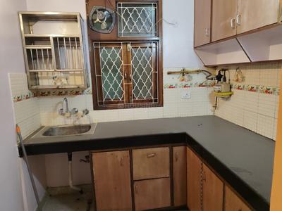 Kitchen Image of 1000 Sq.ft 2 BHK Apartment / Flat for rent in Sarita Vihar New Delhi for Rs. 41700