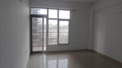 Bedroom Image of 2250 Sq.ft 4 BHK Apartment / Flat for rent in Gardenia Glory, Sector 46 Noida for Rs. 55000