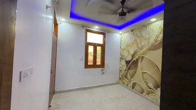 Bedroom Image of 1000 Sq.ft 3 BHK Builder Floor for rent in Nawada New Delhi for Rs. 18500