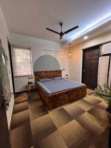 Bedroom Image of 1000 Sq.ft 2 BHK Builder Floor for rent in Lajpat Nagar New Delhi for Rs. 66000