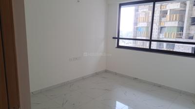 Bedroom Image of 950 Sq.ft 2 BHK Apartment / Flat for rent in Mahindra Nestalgia, Pimpri Pune for Rs. 35000