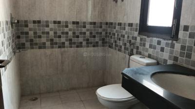 Image of 1950 Sq.ft 2.5 BHK Builder Floor for rent in Wave City, Ghaziabad for Rs. 20000
