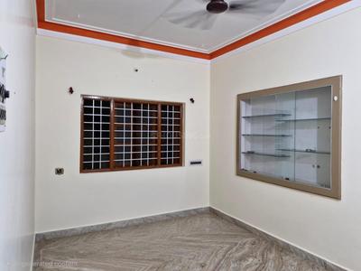Living Room Image of 1000 Sq.ft 2 BHK Apartment / Flat for rent in Sadashiv Nagar Belagavi for Rs. 8500