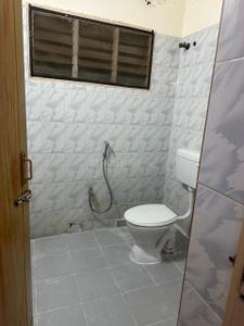Bathroom Image of 1300 Sq.ft 2 BHK Independent House for rent in Chromepet Chennai for Rs. 28000