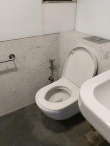 Bedroom Two Image of 2150 Sq.ft 4 BHK Apartment / Flat for sale in Unique Aura, Santacruz West Mumbai for Rs. 117500000